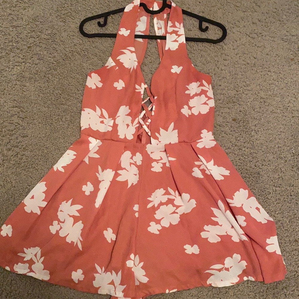 Very pretty, flattering romper